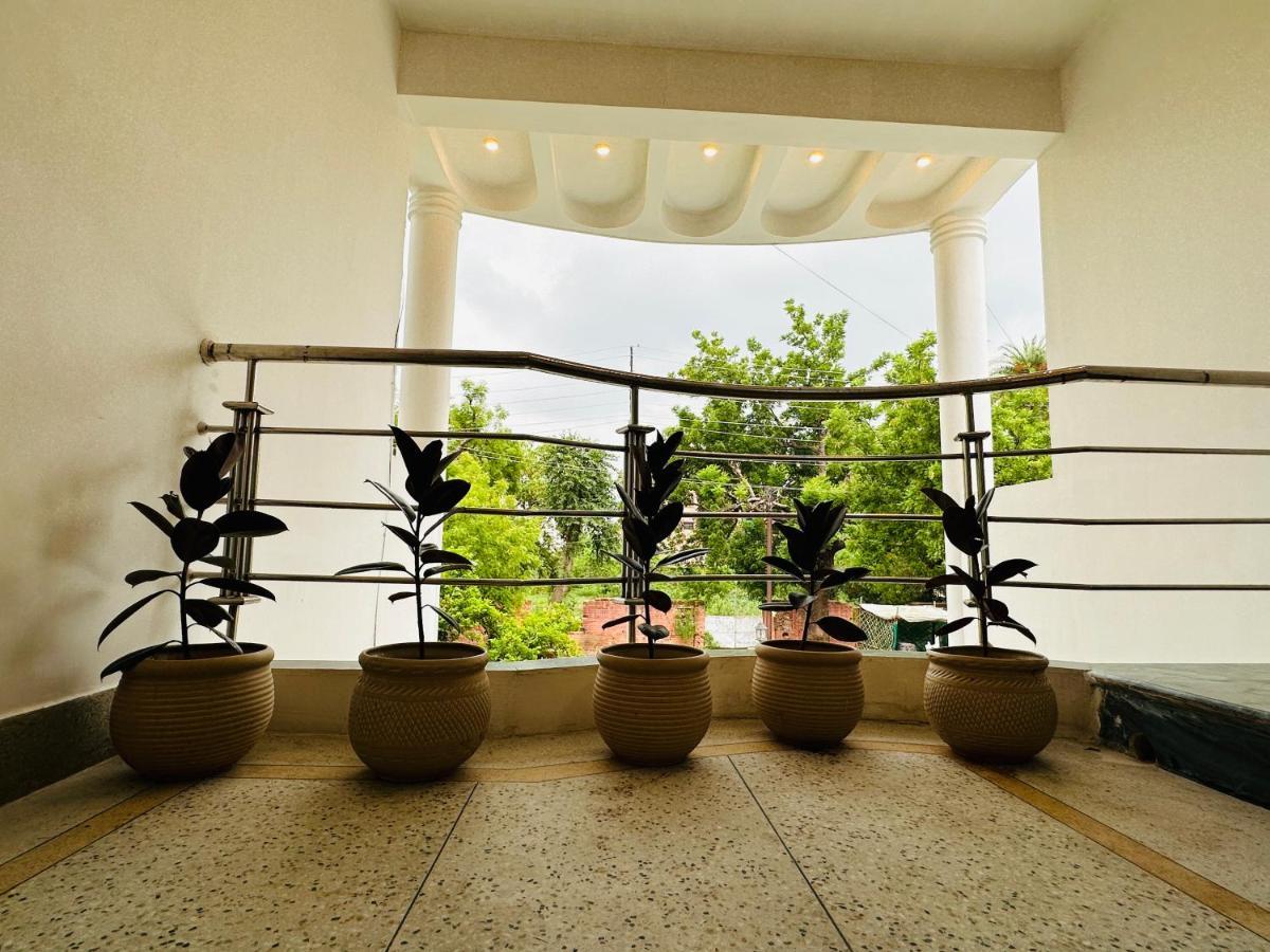 Anandmai Ghar - A Homestay In Gwalior Bagian luar foto